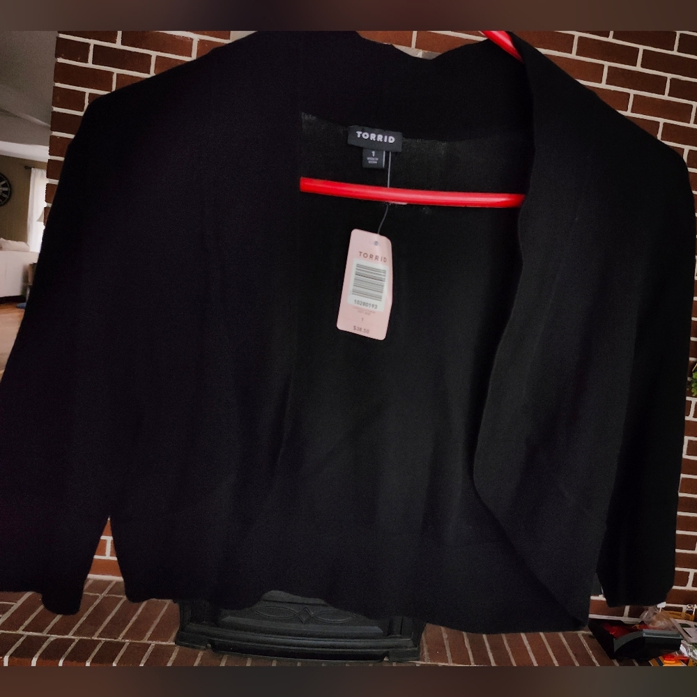 Torrid Black Shrug Nwt